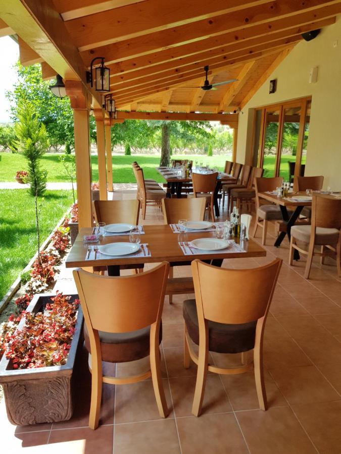 Lazar Winery Tourism B&B Rosoman Esterno foto