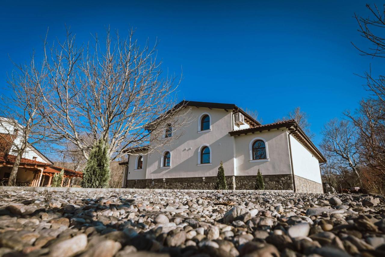 Lazar Winery Tourism B&B Rosoman Esterno foto
