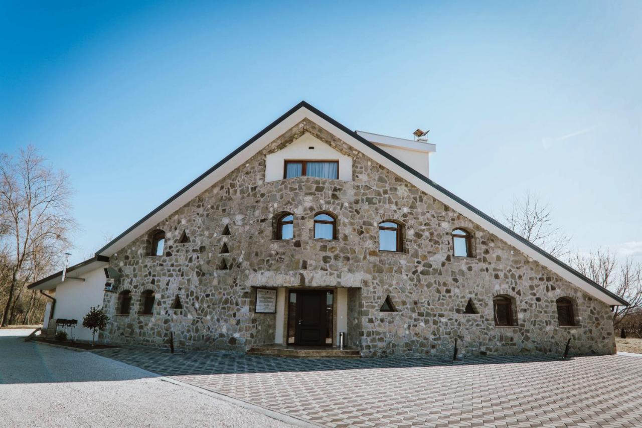 Lazar Winery Tourism B&B Rosoman Esterno foto